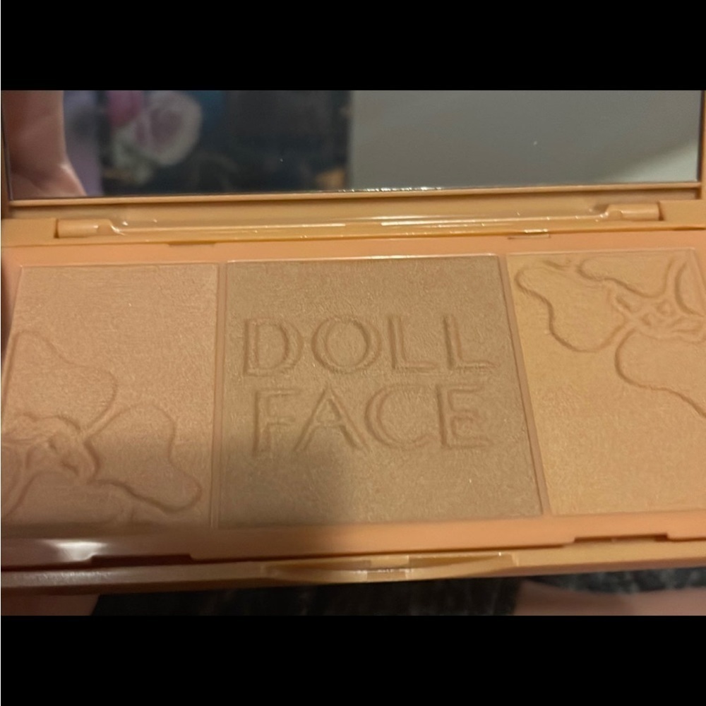 DOLL Face makeup bundle - Picture 7 of 7